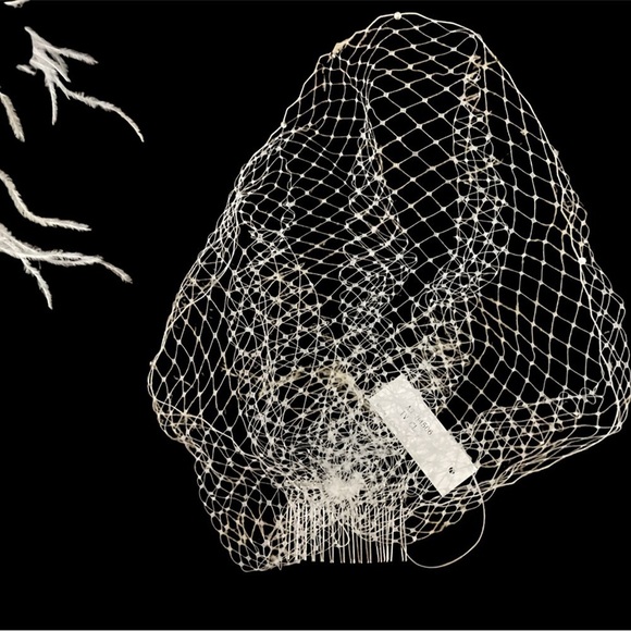 NWT BRIDAL TOTE WITH WEDDING ACCESSORIES.  THE PERFECT GIFT PACKAGE - Picture 5 of 11